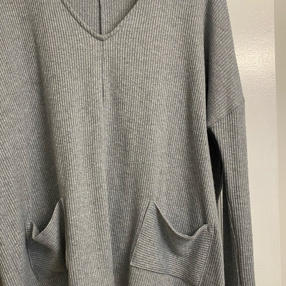 BDG Sweater from Urban Outfitters - Picture 4 of 4